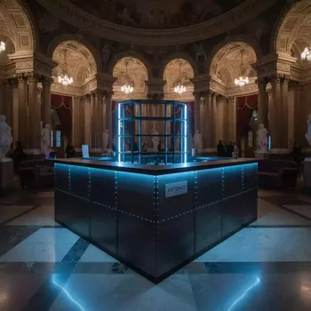 Аренда Стойка барная угловая светящаяся в Зимнем театре — ART SPACE