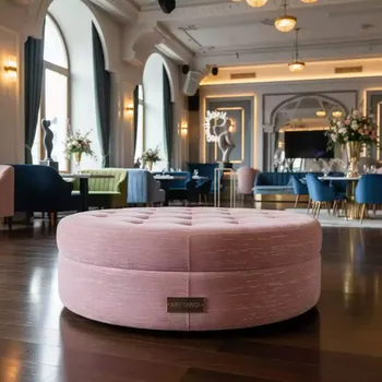Аренда Пуф розовый Privato silver в ресторане «Баран-Рапан» — ART SPACE