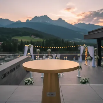 Аренда Коктейльный стол золотой в Green Flow Hotel — ART SPACE