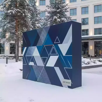 Аренда Бренд волл уличный 2х3 м в Courtyard by Marriott Sochi — ART SPACE