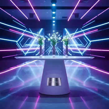 Аренда Стол обеденный пластиковый Ikon белый 790х710 мм в Sport Inn Hotel & Wellness — ART SPACE