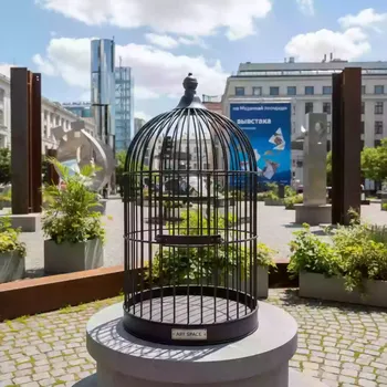 Аренда Клетка декоративная Oiseau Petit на Медальной площади — ART SPACE