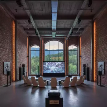 Аренда Кафе 'Андерсон' зал 'Лев Толстой' в Гранд Отель Поляна — ART SPACE