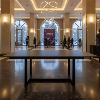 Аренда Стол обеденный Australia Sand Black 180x90x75 керамика металл черный в Cosmos Sochi Hotel — ART SPACE