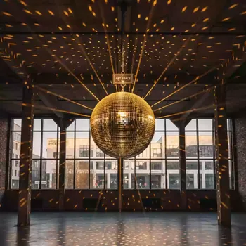 Аренда Диско шар зеркальный 50 см в Delta Sirius — ART SPACE