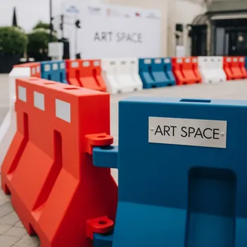 Аренда Дорожных ограждений в ресторане «Магадан» — ART SPACE