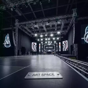 Аренда Сцена разборная для концерта 10х8 в Red Arena — ART SPACE
