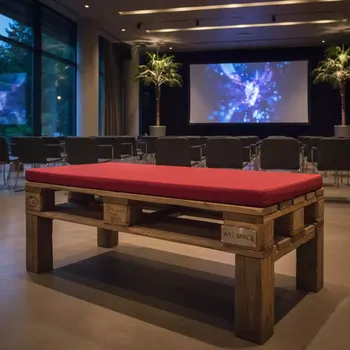 Аренда Банкетки из поддонов деревянной с красной подушкой в Rodina Grand Hotel & SPA — ART SPACE