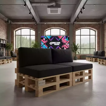 Аренда Диван из паллет двухместный с черными подушками в Green Flow Hotel — ART SPACE