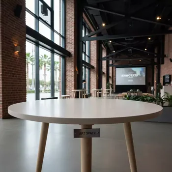 Аренда Стол Сканди К90 слоновая кость натуральное дерево в Cosmos Sochi Hotel — ART SPACE