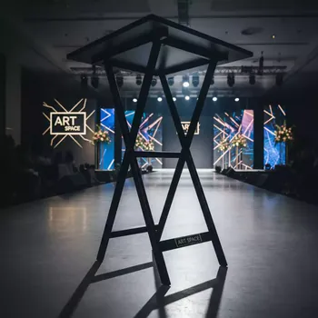 Аренда Подстолье металлическое барное складное Tripe Folding в Radisson Blu Resort & Congress Centre — ART SPACE