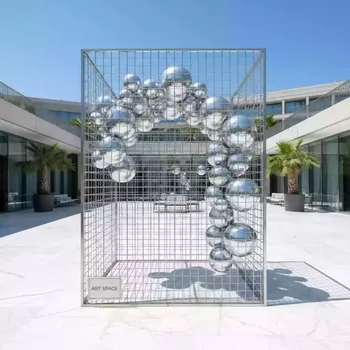 Аренда Фотозона из сетки с шарами серебро в Novotel Resort — ART SPACE