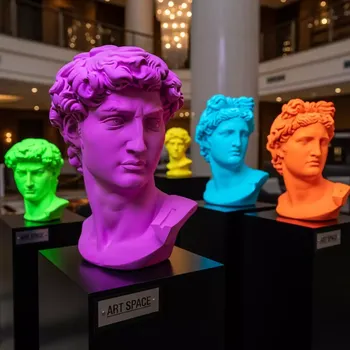 Аренда Головы гипсовые в неоновых оттенках в Rodina Grand Hotel & SPA — ART SPACE