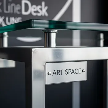 Аренда Столешница стеклянная для барной стойки Break Line Desk в Panorama by Mercure — ART SPACE