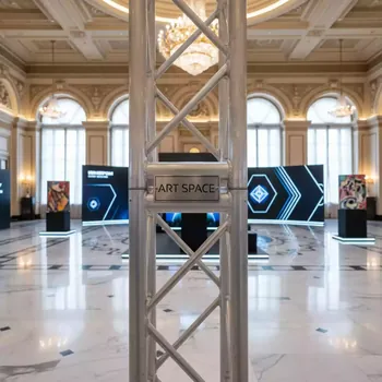 Аренда Ферма ImLight Q1 2 м в казино «Сочи» — ART SPACE
