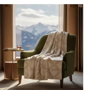 Аренда Плед флисовый Wellness бело бежевый 150х200 см в Поляна 1389 Отель и Спа — ART SPACE