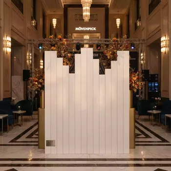 Аренда Ширма деревянная молочная вагонка 3х2 м в Mövenpick Hotel — ART SPACE