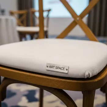 Аренда Подушка для стула Кроссбэк 3 см журавинка белая в Mövenpick Hotel — ART SPACE