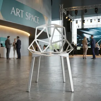 Аренда белого стула One White в Сочи — ART SPACE