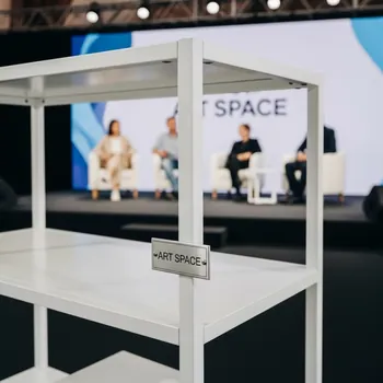 Аренда Комплект стеллажей Step 1 2 белый в этно-парке «Моя Россия» — ART SPACE