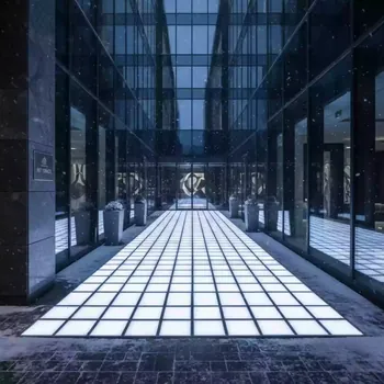 Аренда Тротуарная плитка светящаяся квадрат White 20х20 см в Boutique Hotel PORTUM 1905 — ART SPACE