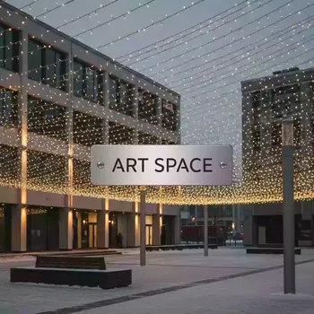Аренда Гирлянд уличных на Медальной площади — ART SPACE