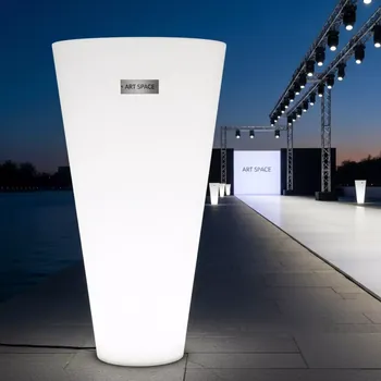 Аренда Кашпо конус LED Flow 220V белое XL на Имеретинской набережной — ART SPACE