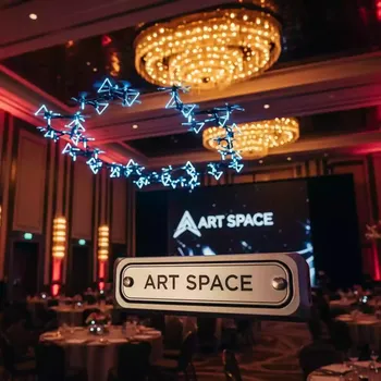 Аренда Рой дронов Пчела в Mövenpick Hotel — ART SPACE