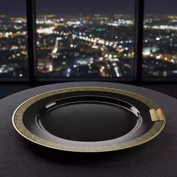 Аренда Тарелка подстановочная Gatsby черная с золотым кантом 33 см в Panorama by Mercure — ART SPACE