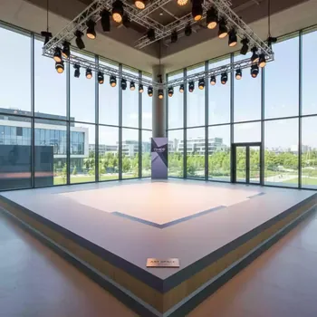 Аренда Подиум для показов 12х10 м в Gamma Sirius — ART SPACE