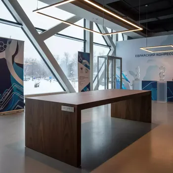 Аренда Стол обеденный Даймакс 180х90 темное дерево в казино «Сочи» — ART SPACE