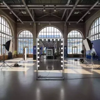 Аренда Зеркало с подсветкой белое Continent в ледовом дворце «Большой» — ART SPACE