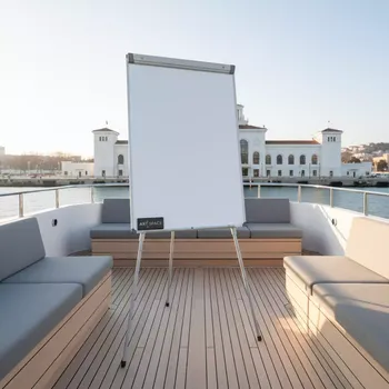 Аренда Флипчарт TF14P3 100х70 см на VIP теплоходе (Морпорт Сочи) — ART SPACE