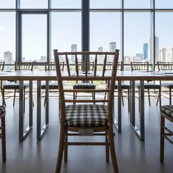 Аренда Подушка для стула Кьявари в клетку 2 см в Mercure Сочи Центр — ART SPACE
