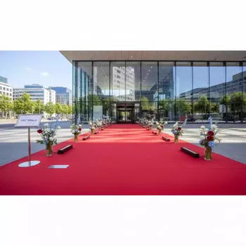 Аренда Ковровое покрытие красная ковровая дорожка Wow project в Mövenpick Hotel — ART SPACE