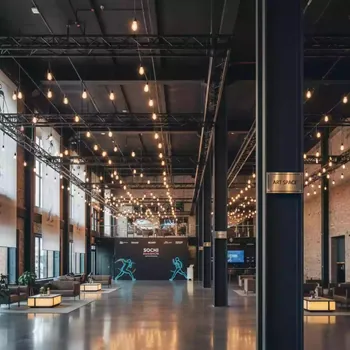 Аренда Оформление потолка гирляндами в Sport Inn Hotel & Wellness — ART SPACE