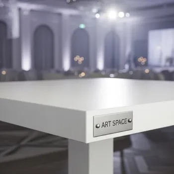 Аренда Столешница квадратная Solid Laminate в конгресс-холле отеля Жемчужина — ART SPACE
