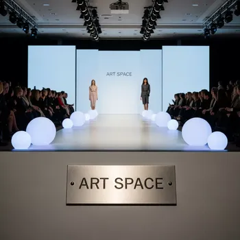 Аренда Сфера с подсветкой 500 мм в Radisson Blu Resort & Congress Centre — ART SPACE