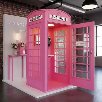 Аренда Фотозона розовая телефонная будка на Медальной площади — ART SPACE