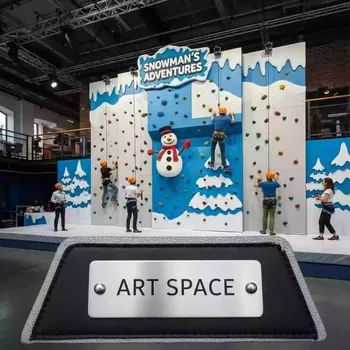 Аренда Скалодром аттракцион Приключения Снеговика в ресторане «Voda» — ART SPACE