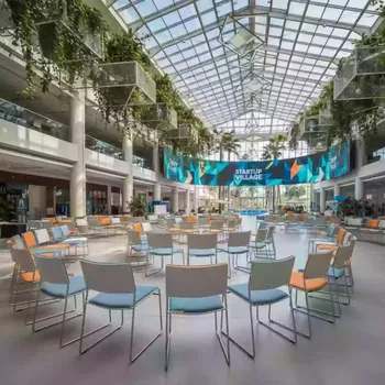 Аренда Стул белый Изо в Novotel Resort — ART SPACE