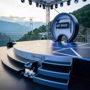 Аренда Сцены с полукруговым вылетом в Skypark Sochi — ART SPACE