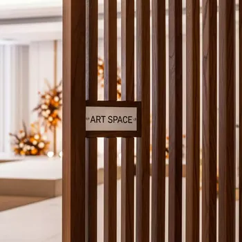 Аренда Ширма деревянная шоколадная 2х2 м в санатории «Заполярье» — ART SPACE