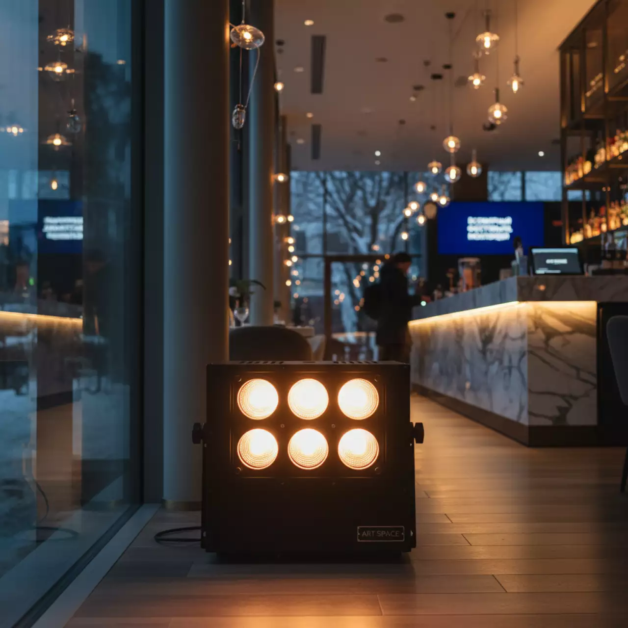 Аренда Блайндер LED 4 Eyes в ресторане «Баран-Рапан» — ART SPACE