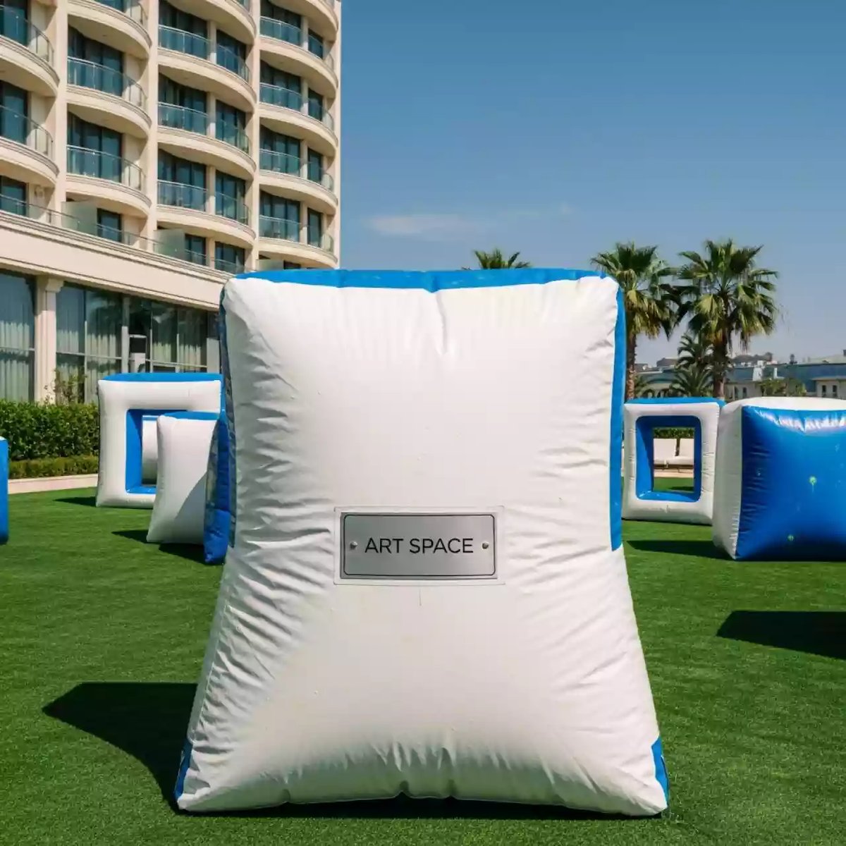 Аренда Фигуры пейнтбольные в Imeretinskiy Hotel — ART SPACE