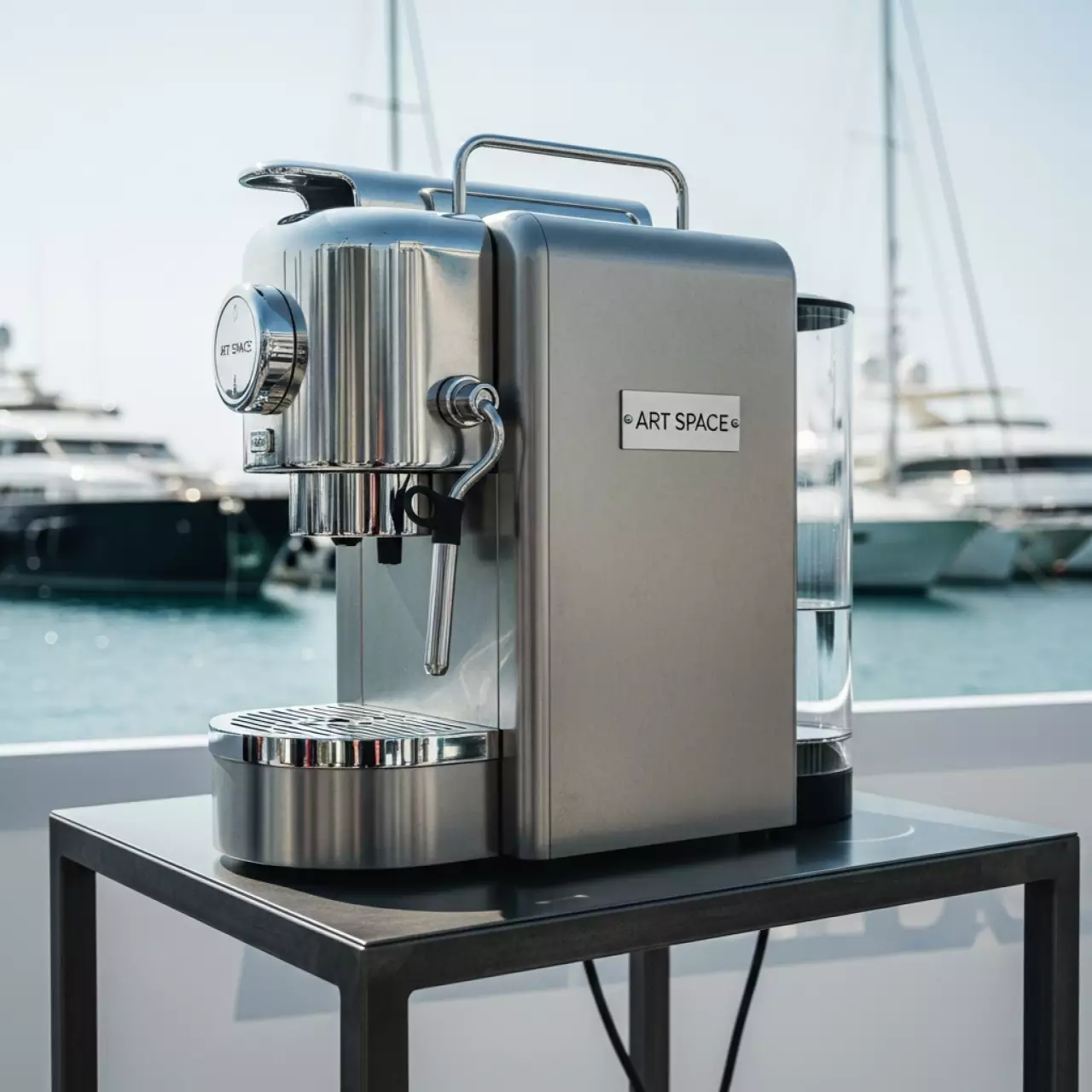 Аренда Кофеварка капсульная KitchenAid 5KES0503EFP на парусной регате (Сочи)
