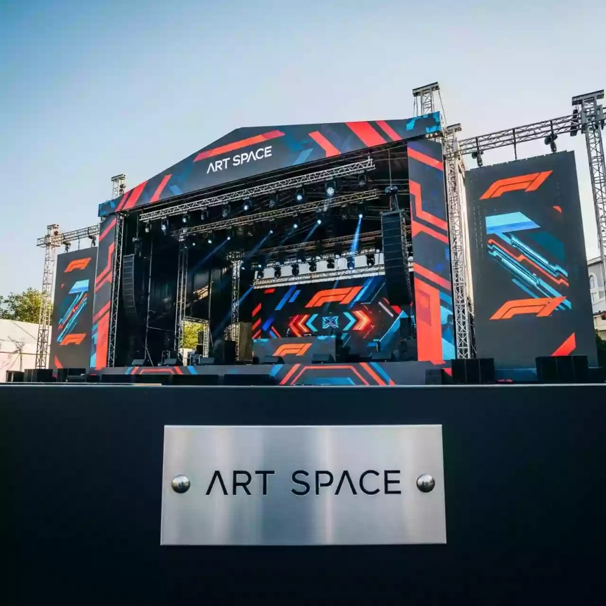 Аренда Сцена 10х8 с порталами в Rodina Grand Hotel & SPA — ART SPACE