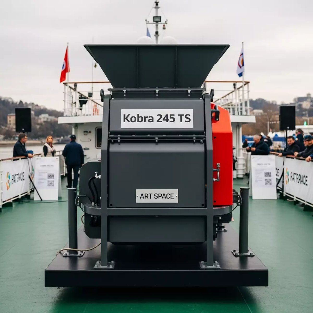 Аренда Шредер Kobra 245 TS C4 E S 3,9x40 мм на теплоходе «Дагомыс»