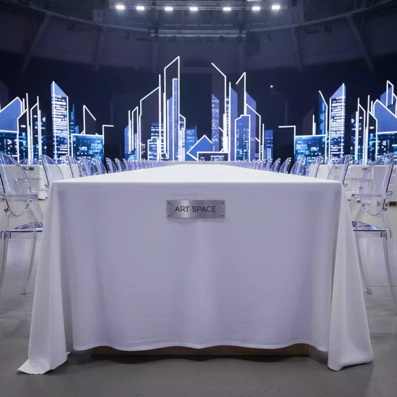 Аренда Стол банкетный White cloth 152 см на арене «Фишт» — ART SPACE