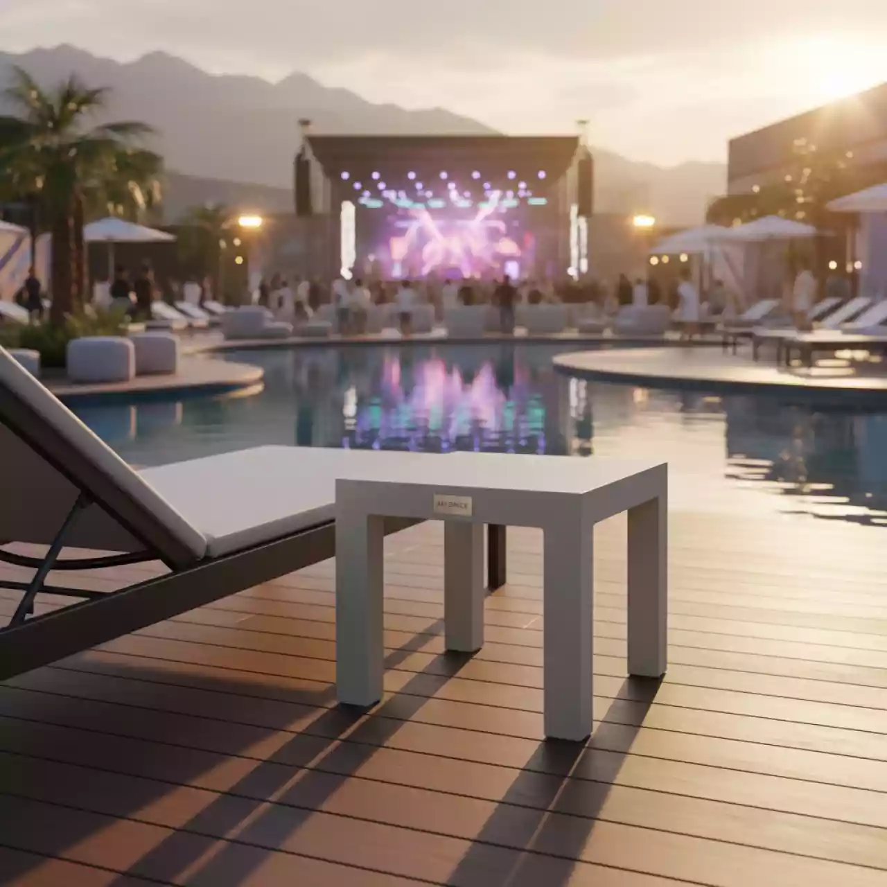 Аренда Столик пластиковый для лежака Ibiza Basic в Гранд Отель Поляна